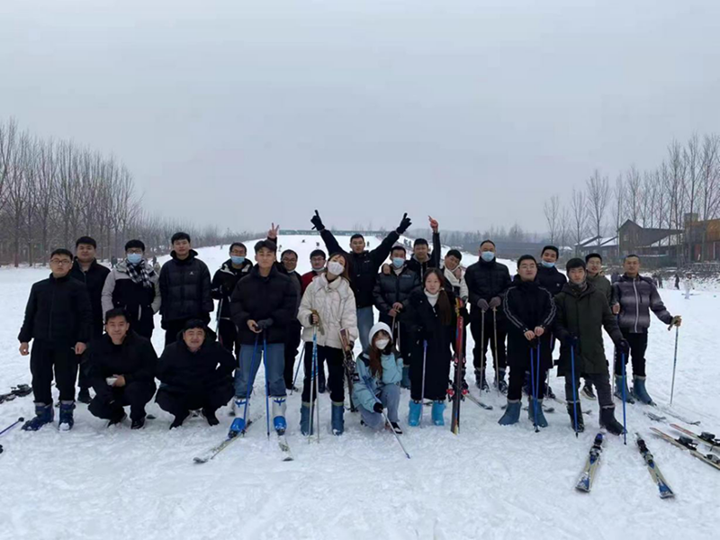 一岁有一岁的味道，一站有一站的风景，花会沿路盛开，以后的路也是！